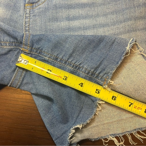 Express women’s Shortie High Rise Hyper Stretch shorts. Size 6. - Picture 6 of 7